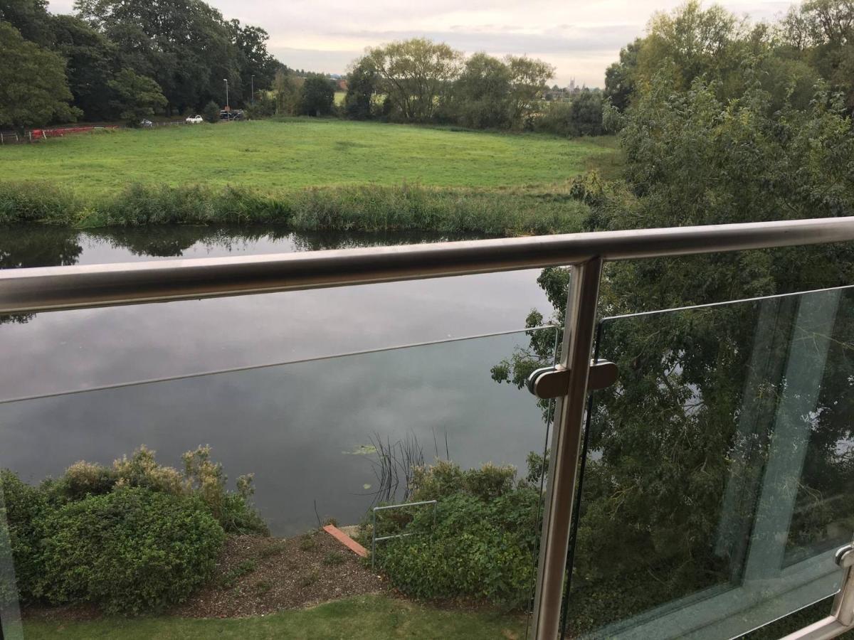 Penthouse Apartment On The River - 65 Skipper Way Saint Neots Exterior photo