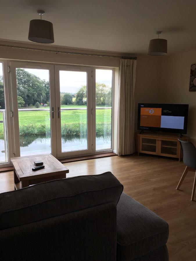 Penthouse Apartment On The River - 65 Skipper Way Saint Neots Exterior photo