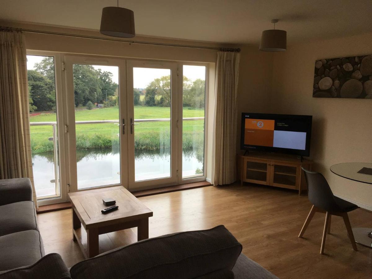 Penthouse Apartment On The River - 65 Skipper Way Saint Neots Exterior photo
